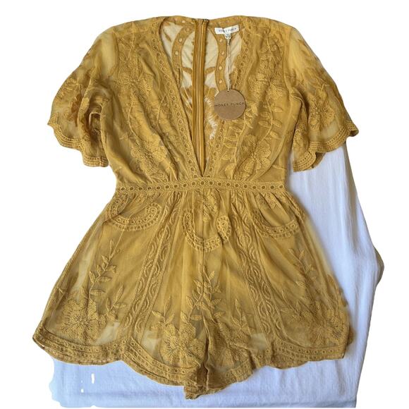 Honey Punch Women Romper Size M Yellow Floral Embroidery Bohemian Sheer V-neck - Picture 1 of 12